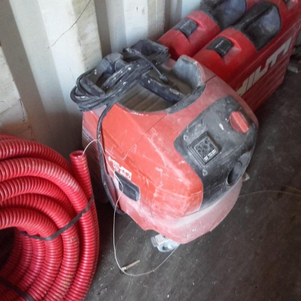 Aspirateur à poussière HILTI